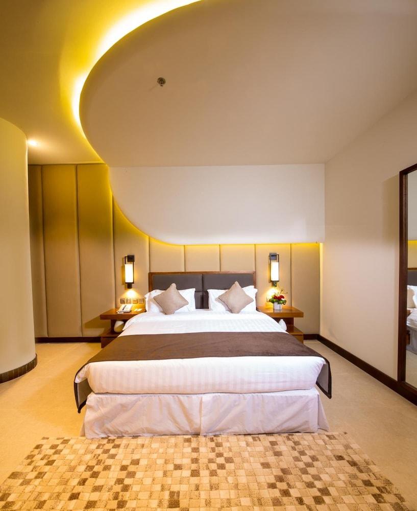 Arch Hotel Manama Exterior photo
